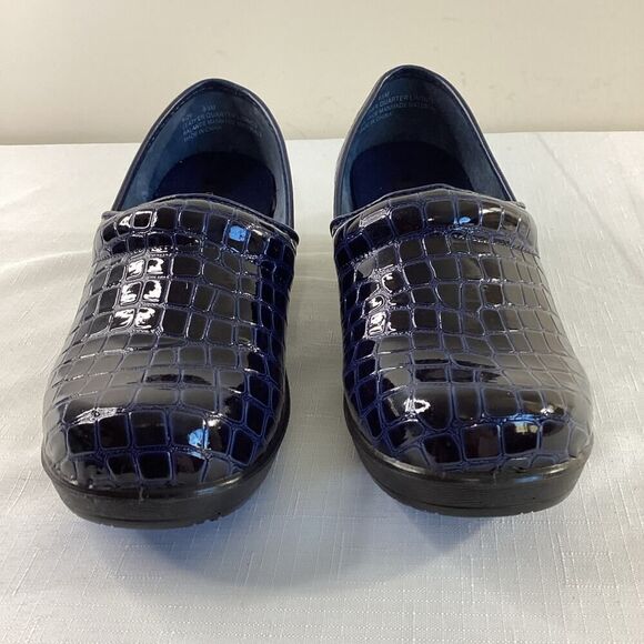 Cushionaire Blue Croc Embossed Comfort Clog Size 8.5 - Picture 2 of 8